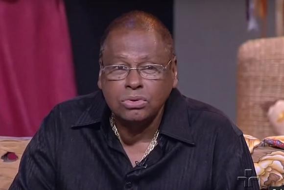 Infarto mata, no Rio, cantor Ataulpho Alves Júnior, aos 74 anos