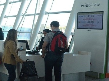 Mais de 64% dos brasileiros vão optar pelo avião nas próximas viagens