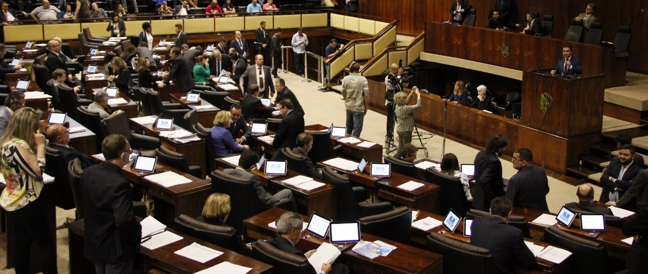 Aprovado projeto que viabiliza pagamento do 13º salário