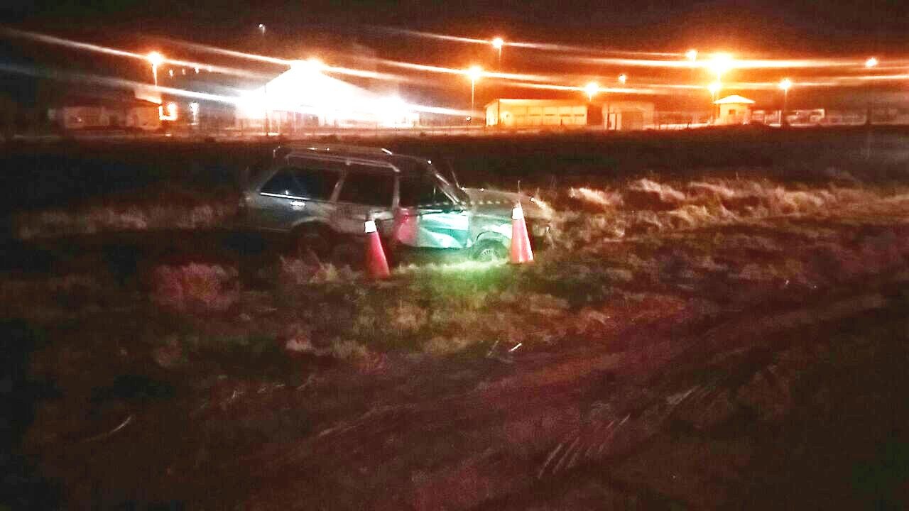 Motorista perde o controle e colide em barranco na Barra