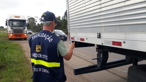 Daer institui novas normas para transporte de cargas em rodovias do RS