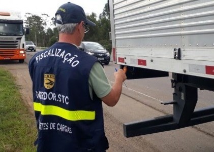 Daer institui novas normas para transporte de cargas em rodovias do RS