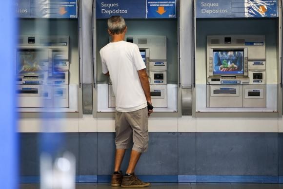 Saques a partir de R$ 50 mil devem ser comunicados aos bancos com antecedência