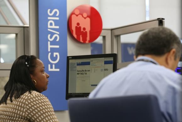 Pagamento do PIS/Pasep para trabalhadores com mais de 60 anos começa dia 24