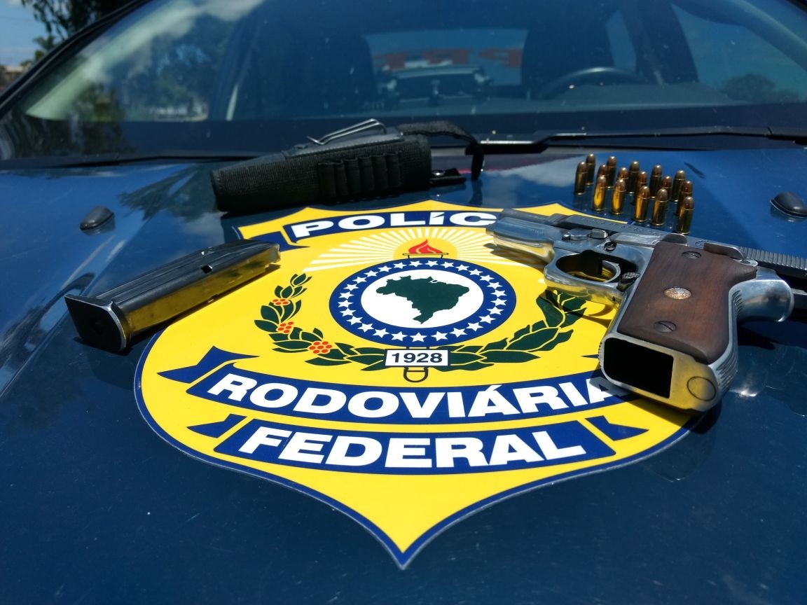 PRF prende sequestrador e liberta refém em Pelotas