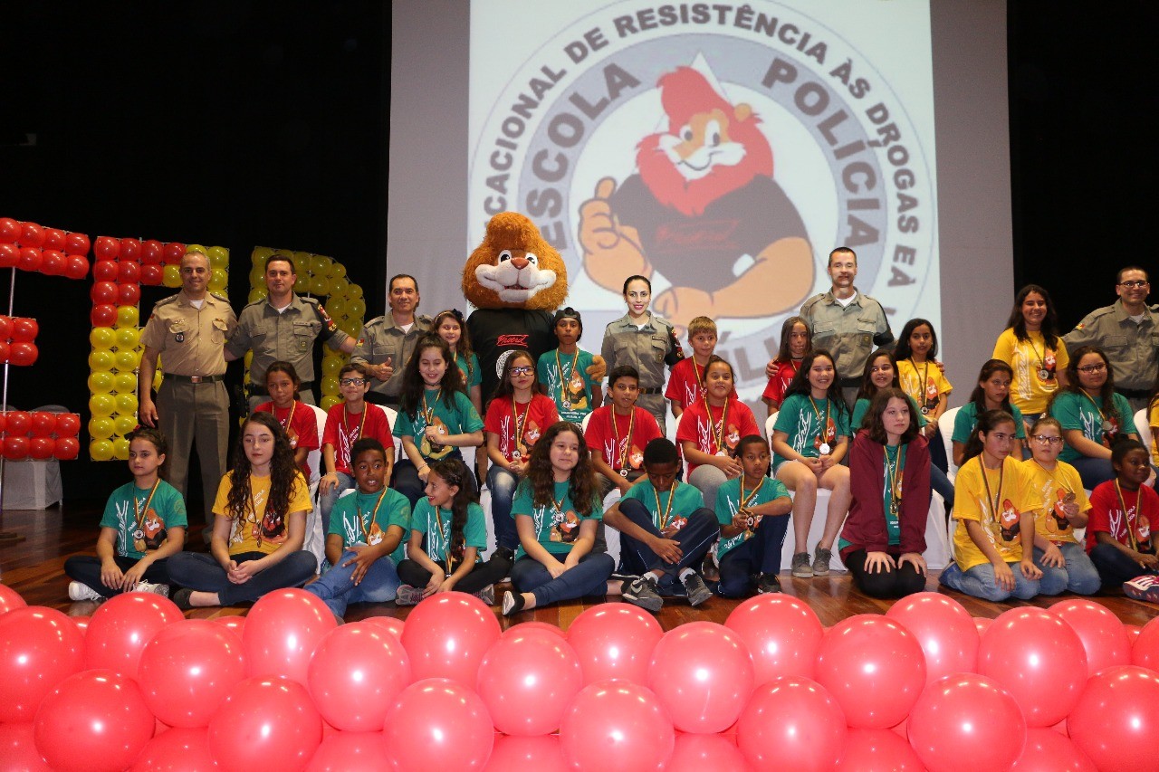 Formatura do PROERD reúne mais de 900 alunos