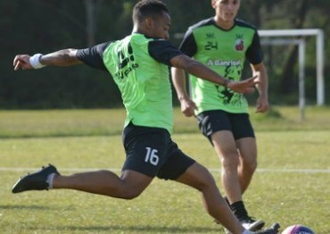 São Paulo confirma três amistosos