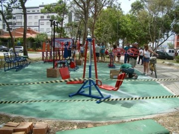 Educadores físicos da SMS oferecem orientações gratuitas na academia Ao Ar Livre do Cassino