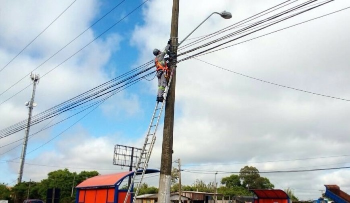 Prefeitura realiza reposição de mais de mil metros de fios elétricos em razão de furtos na Rede