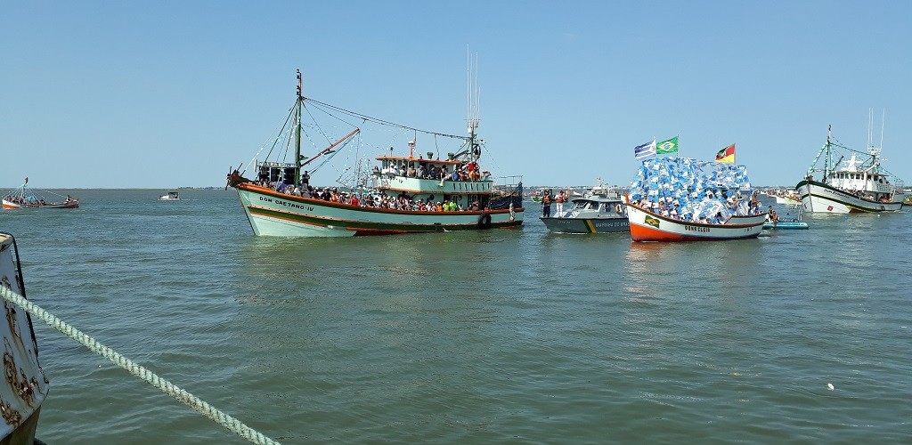 Iemanjá e Nossa Senhora dos Navegantes são homenageadas em Rio Grande e São José do Norte