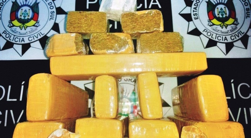 Polícia apreende mais de 10 kg de drogas em operação