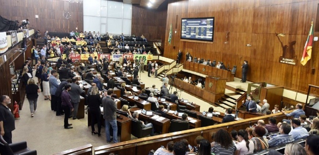 Deputados gaúchos aprovam adesão do estado ao Regime de Recuperação Fiscal