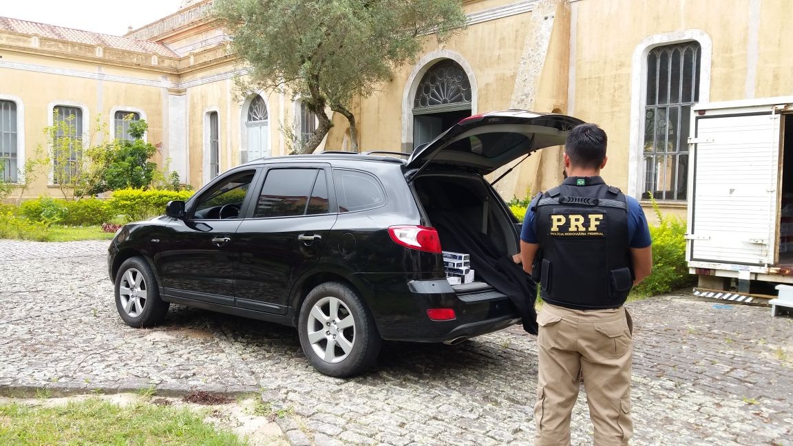 PRF apreende mais de 3 mil maços de cigarros em Rio Grande