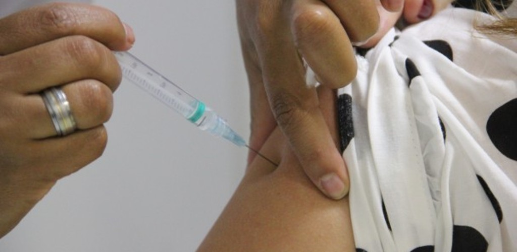Jovens são público-alvo de nova campanha contra HPV e meningites