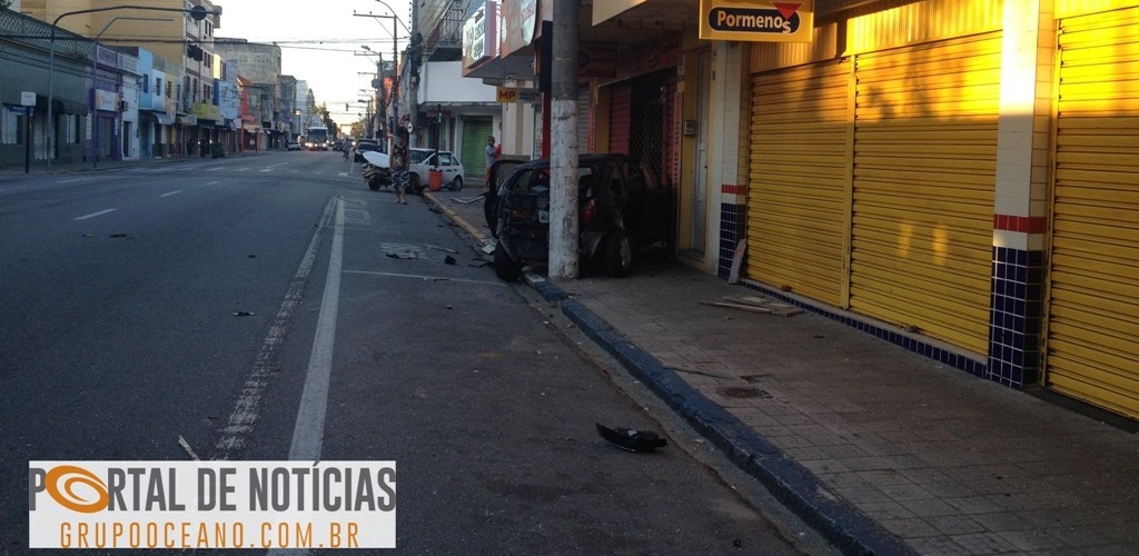 Acidente deixa três feridos no centro 