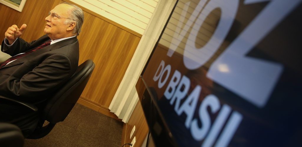 Câmara aprova flexibilização da Voz do Brasil e proposta vai à sanção de Temer