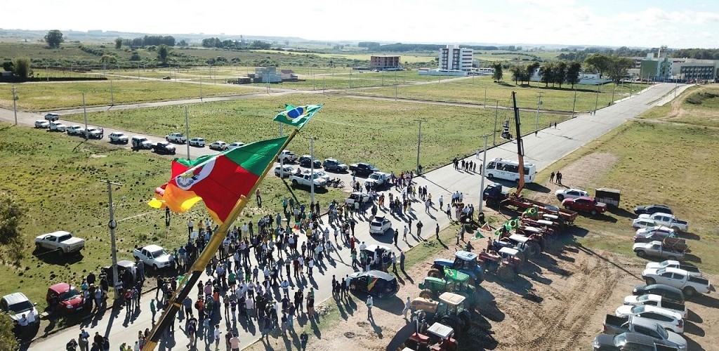 Em visita a Bagé, Lula é recebido com protestos