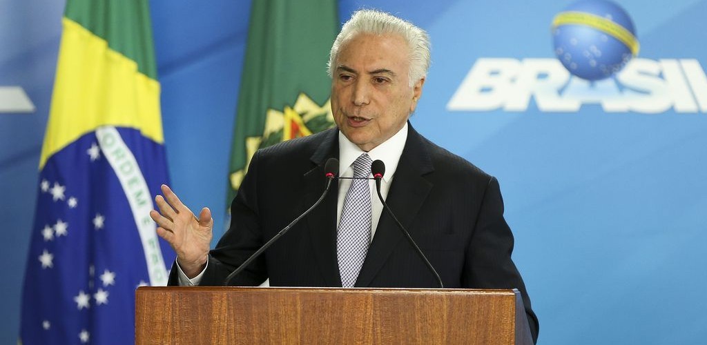 Temer assina decreto de intervenção das Forças Armadas na segurança do Rio