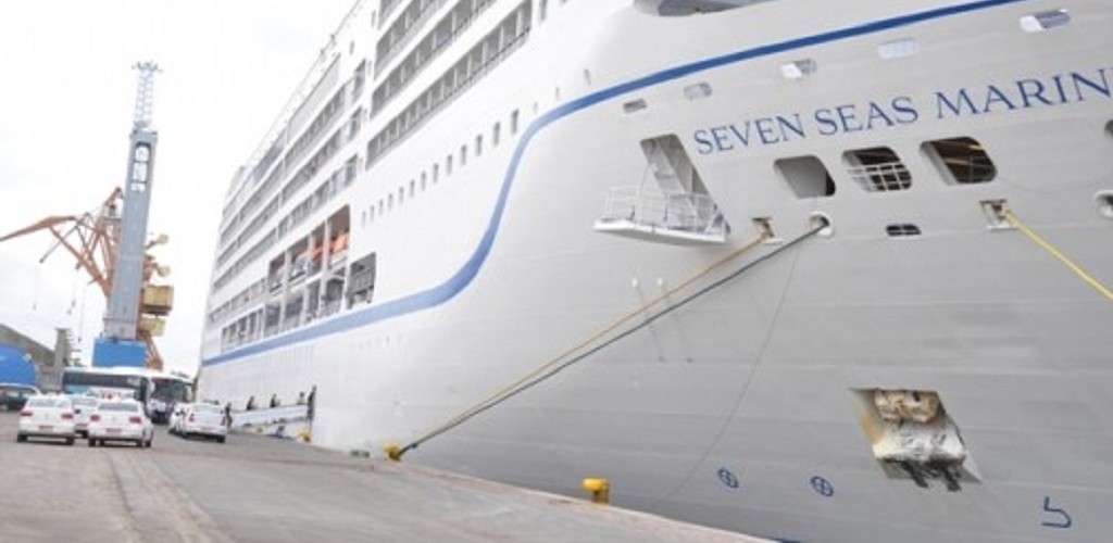 Cruzeiro internacional de luxo atraca no Porto Novo neste sábado, 17 de fevereiro