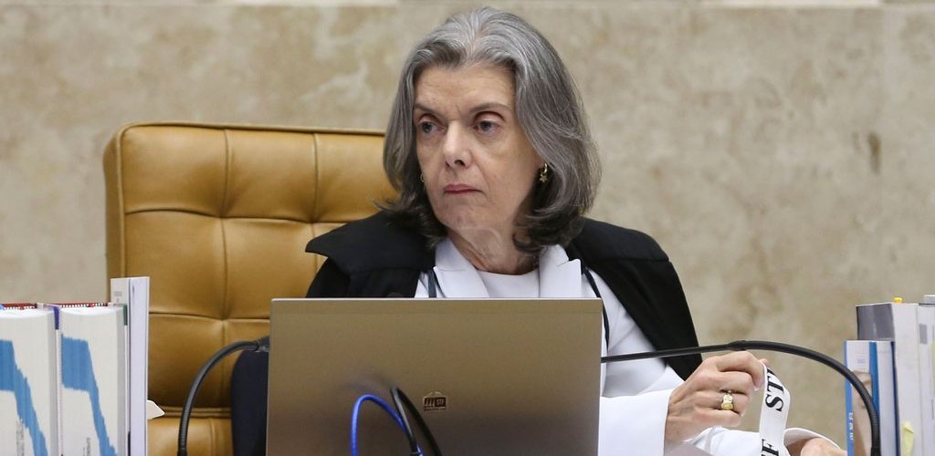 Cármen Lúcia marca para dia 2 de maio julgamento de foro privilegiado