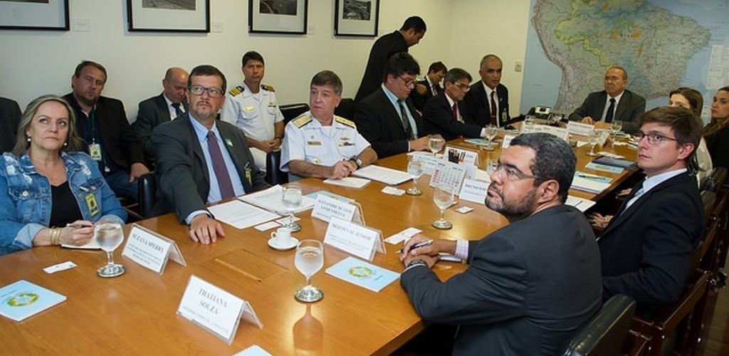 Prefeito trata de assunto naval e ferroviária em Brasília