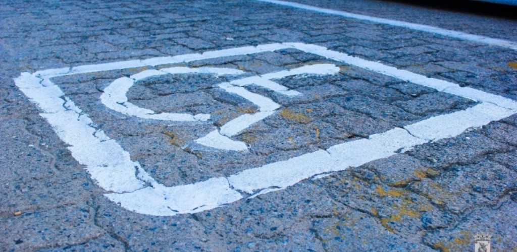 Prefeitura esclarece funcionamento de estacionamentos para idosos e deficientes
