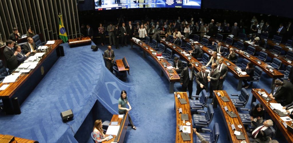 Senado aprova proposta que permite saque do FGTS a quem pede demissão