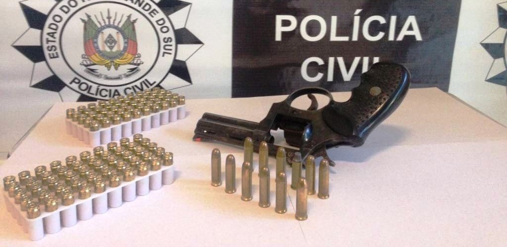 Homem é preso em flagrante com arma, munições e veículo clonado em RG