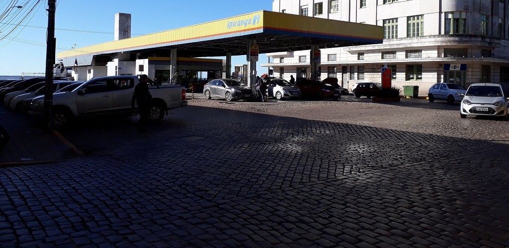 Setores da economia começam a ser afetados pela paralisação dos caminhoneiros
