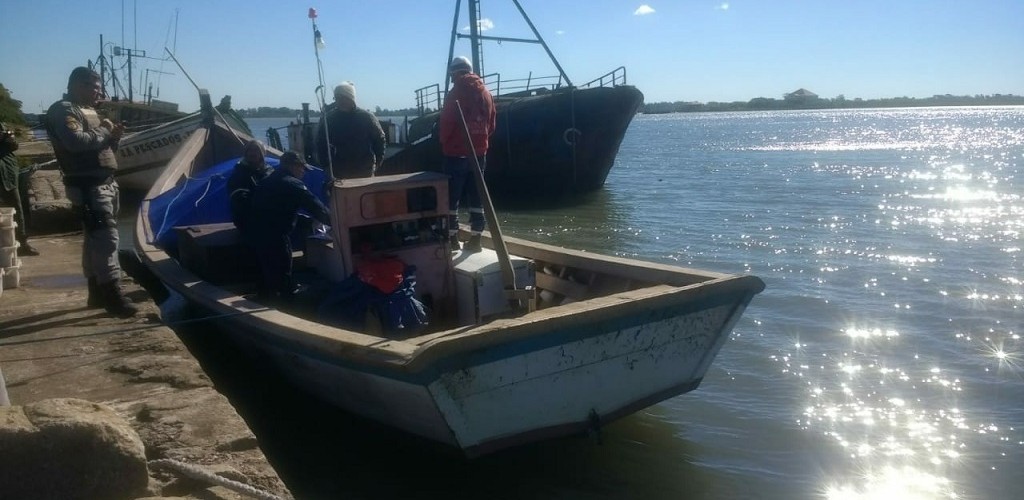 Pescadores são presos durante operação na Lagoa dos Patos