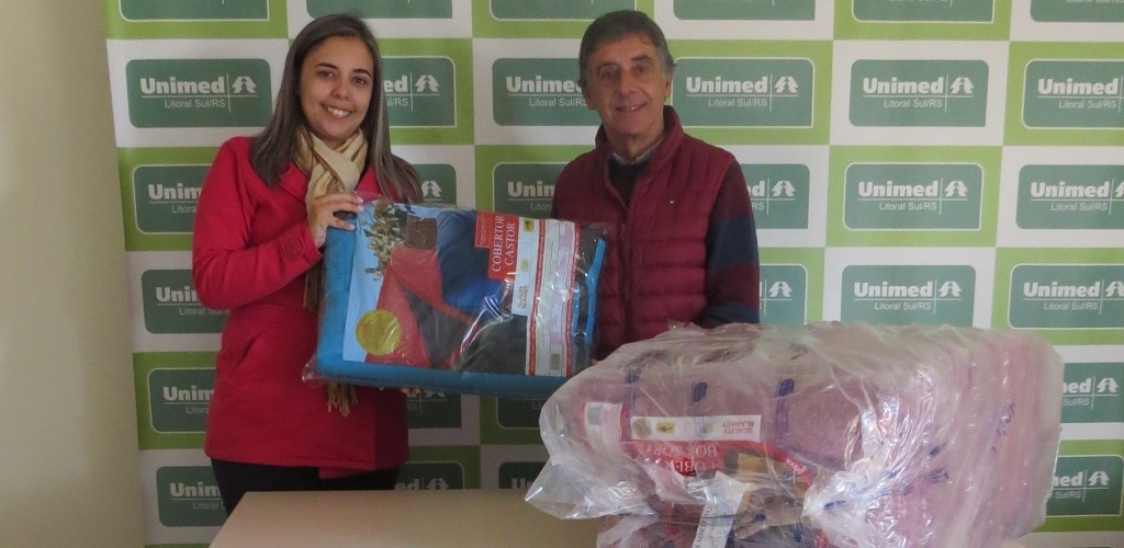 Unimed entrega roupas e cobertores para prefeituras