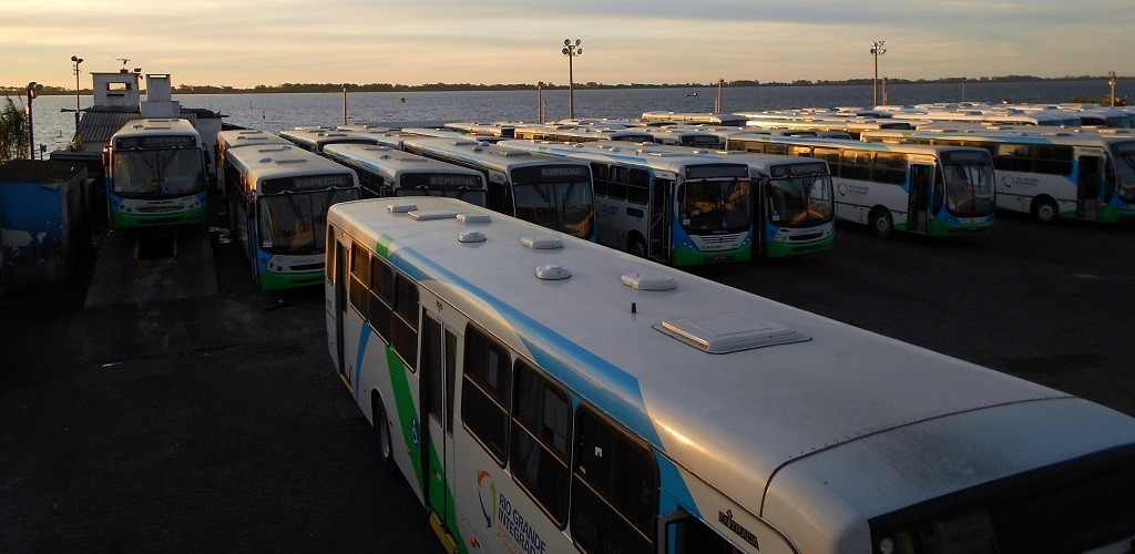 Transporte coletivo será suspenso neste domingo para racionamento de combustível