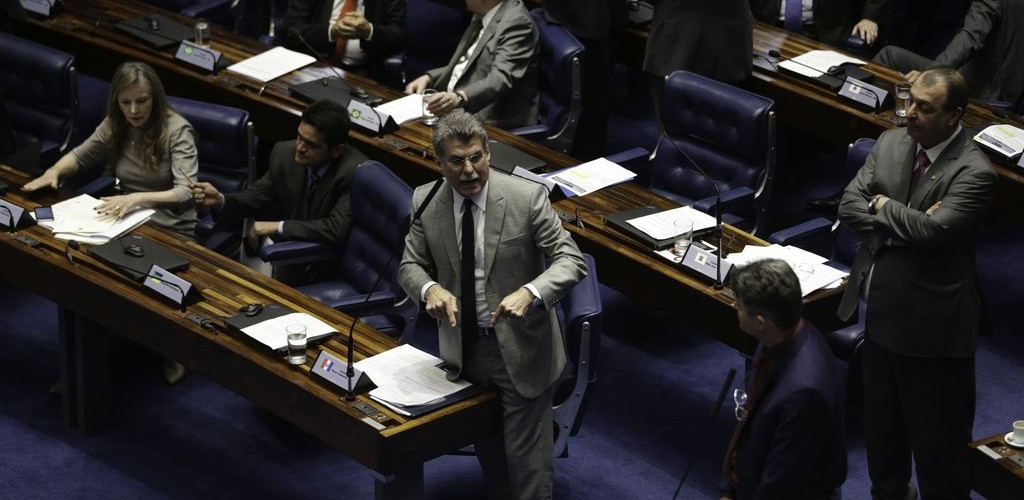 Senado aprova urgência para projeto que isenta diesel de PIS/Cofins