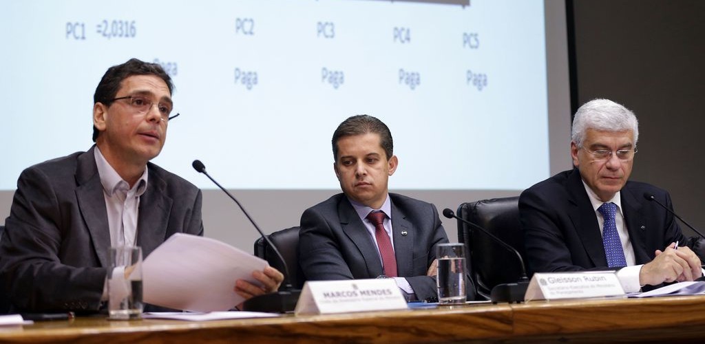 Governo cria programa de R$ 13,5 bilhões para subsidiar diesel