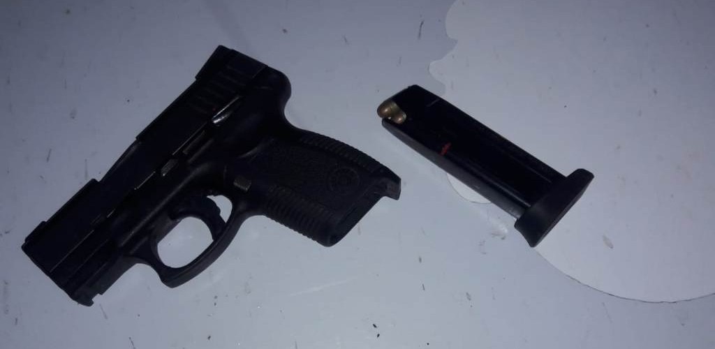 Casal é preso por assalto a pedestre, lesão corporal e porte ilegal de arma de fogo