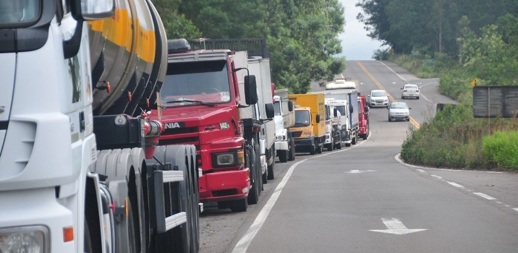Caminhoneiros e técnicos da ANTT se reúnem para discutir frete mínimo