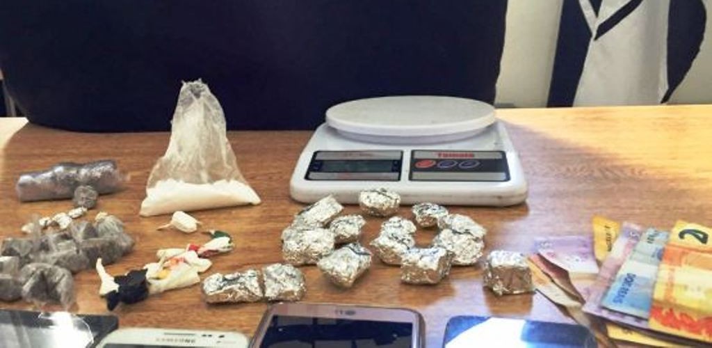 Família é presa por tráfico de drogas em RG