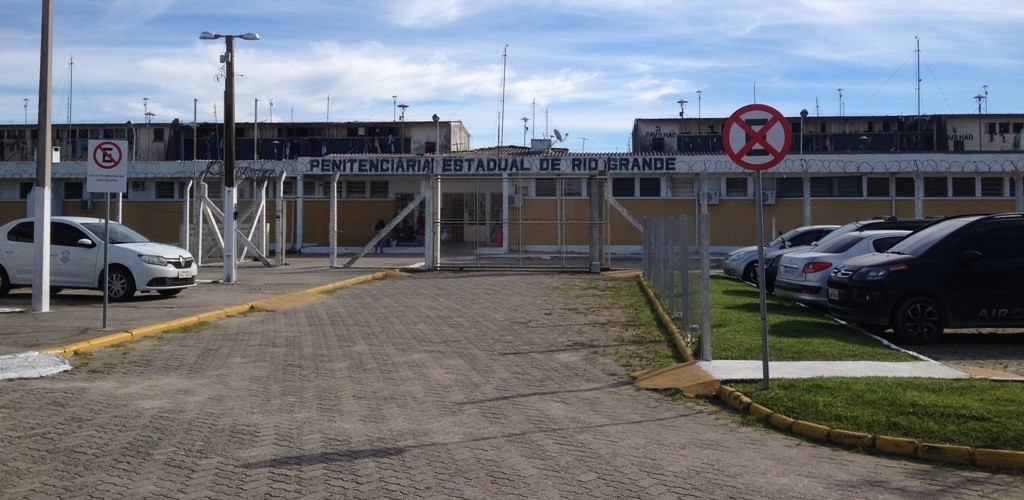 Drogas e celulares são interceptados pela Polícia na PERG