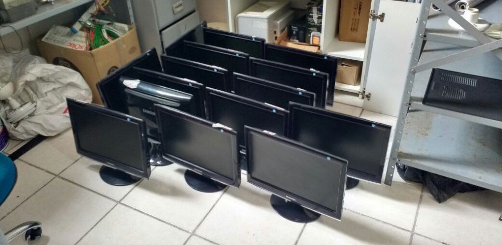 QGI Brasil doa computadores para Prefeitura