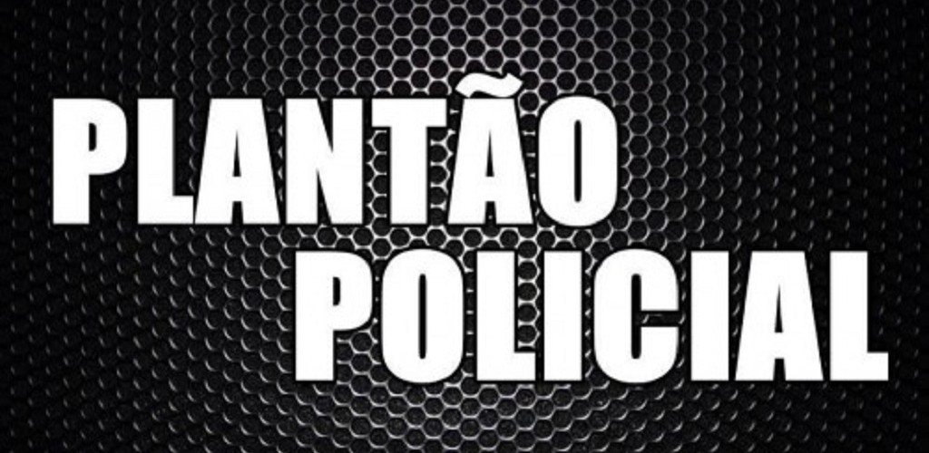 Carro é parcialmente destruído em incêndio