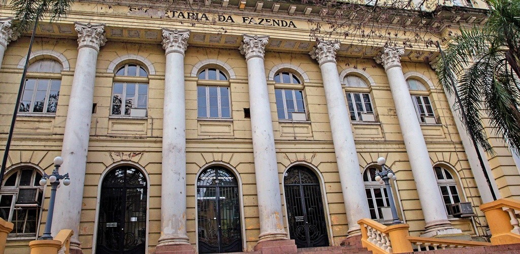 Funcionários das fundações recebem salário integral nesta terça-feira