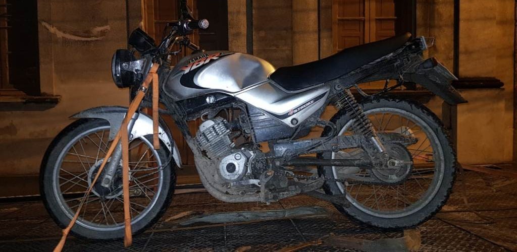 Dupla é presa por porte ilegal de arma de fogo