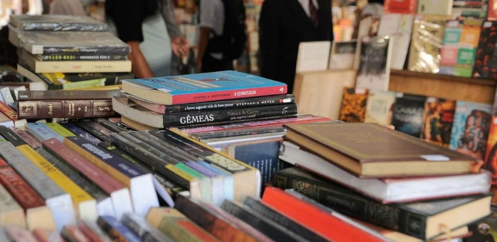 Escolas públicas têm novo sistema para pedir livros didáticos não utilizados