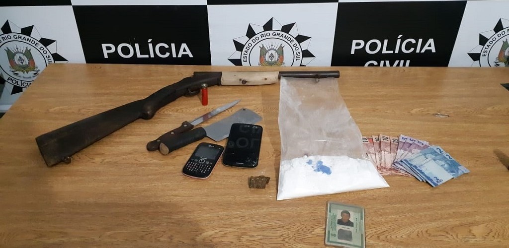 Homem é preso por tráfico, no Bosque