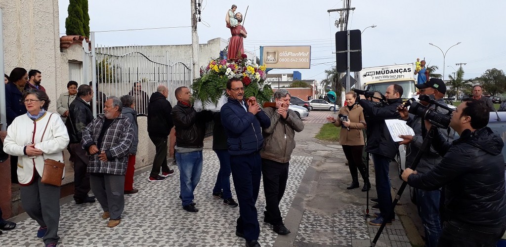Motoristas rio-grandinos homenageiam São Cristóvão