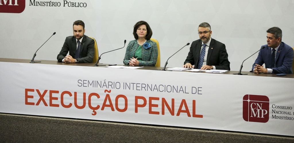 Dodge diz que sistema prisional precisa entrar na agenda política