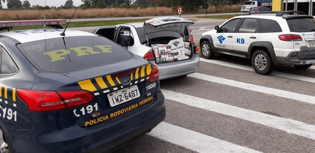 Ação conjunta entre PRF e RF apreende mais de nove mil maços de cigarros