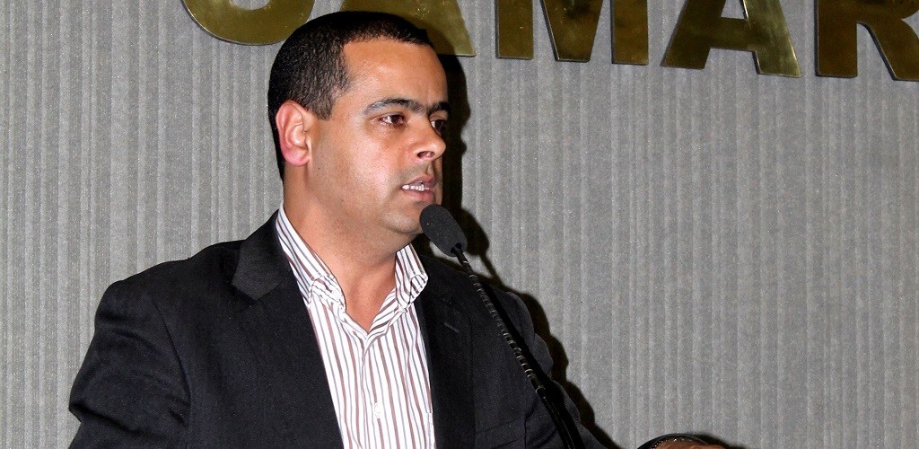 MP ajuíza ação contra o vereador Flávio Maciel
