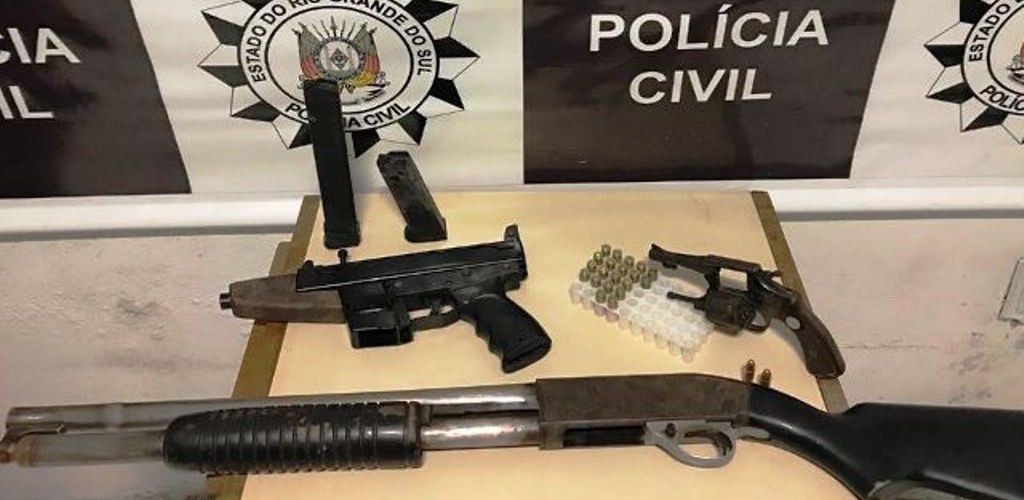 Homem é preso em flagrante com armas em RG