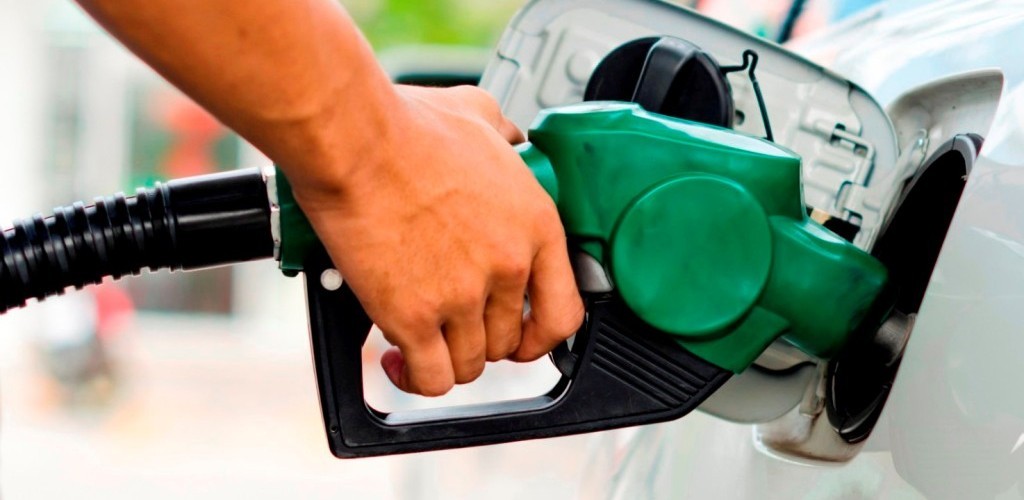 Petrobras anuncia aumento de 1,3% no preço da gasolina nas refinarias